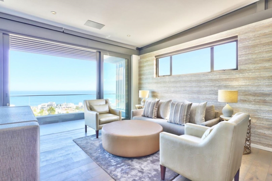 5 Bedroom Property for Sale in Fresnaye Western Cape